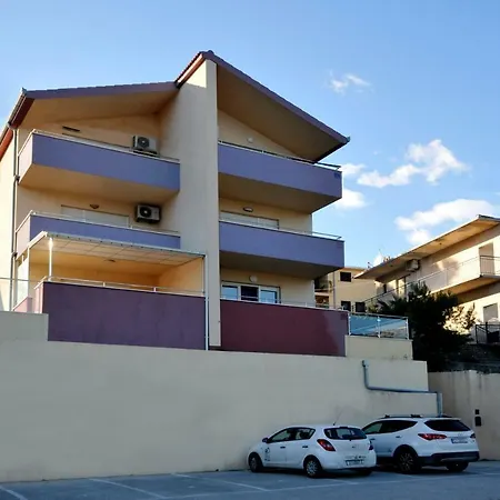 Apartman Bombon Апартаменты *