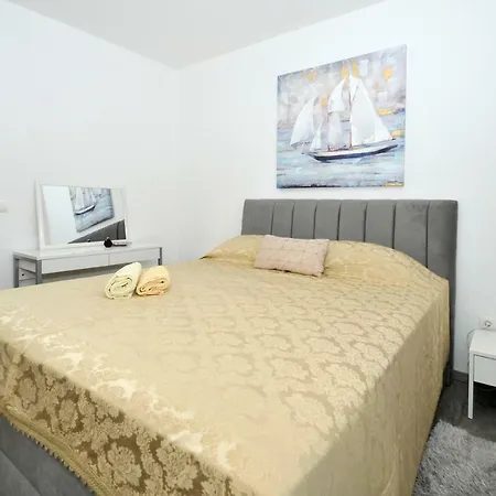 Apartman Bombon Апартаменты *