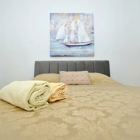 Apartman Bombon Апартаменты Марина
